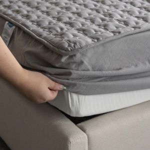 ADOREHOUSE Washable Bed Cover Queen Size Breathable Solid Color Mattress Cover Embossed Quilted King Mattress Protector
