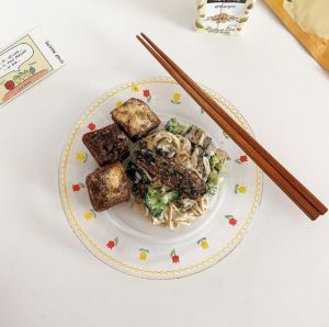                                                                                                          Home Landing Pots & Plates Korean Style Cute Retro Graffiti Love Tulip Glass Plate Afternoon Tea Dessert Dessert Plate Fruit Salad Plate Pasta Steak Dinner